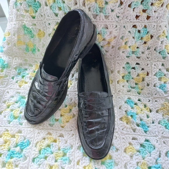 Amalfi Italy Women's Pillow Black Crocodile Pattern Loafers Size 7.5 US - Picture 2 of 14